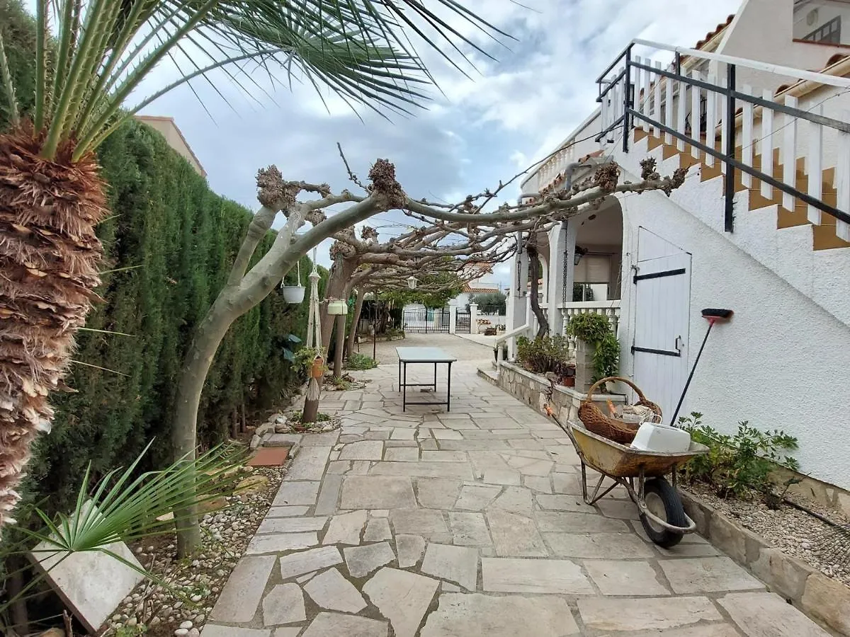 Villa En Bord De Mer Avec Piscine Privee Et Jardin A L'Ametlla De Mar, Costa Dorada - Es-221-1 Spain