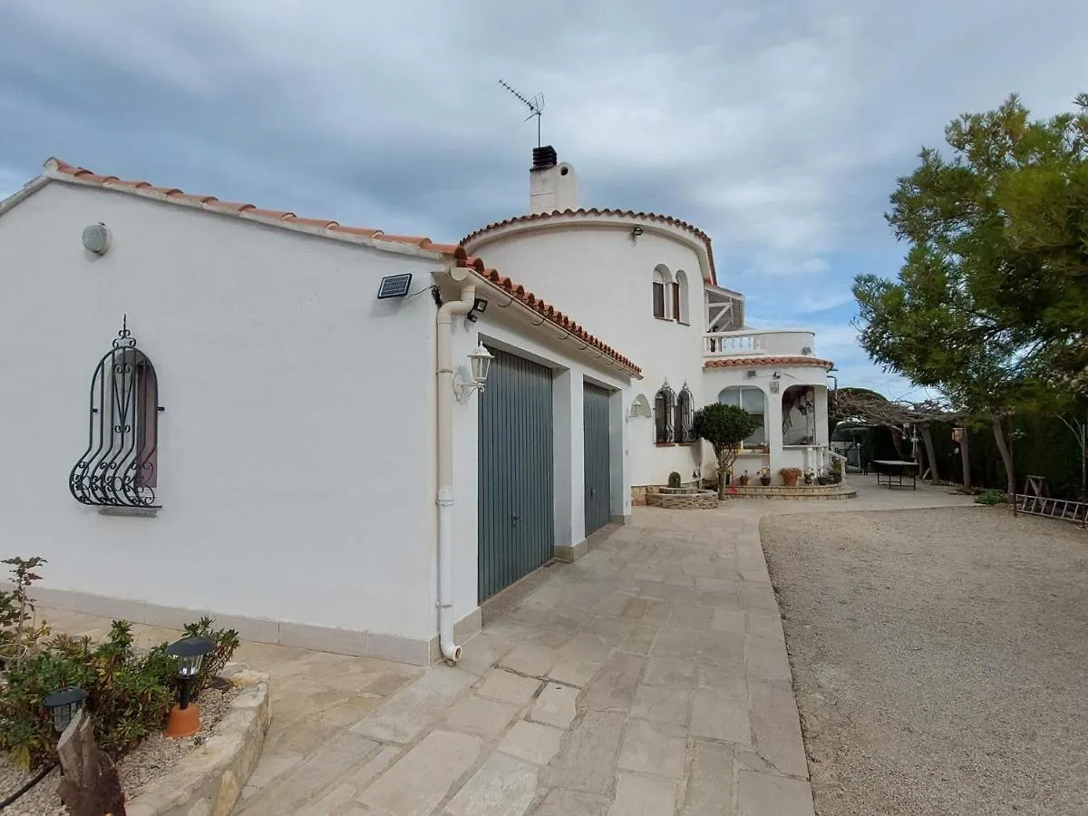 Villa En Bord De Mer Avec Piscine Privee Et Jardin A L'Ametlla De Mar, Costa Dorada - Es-221-1