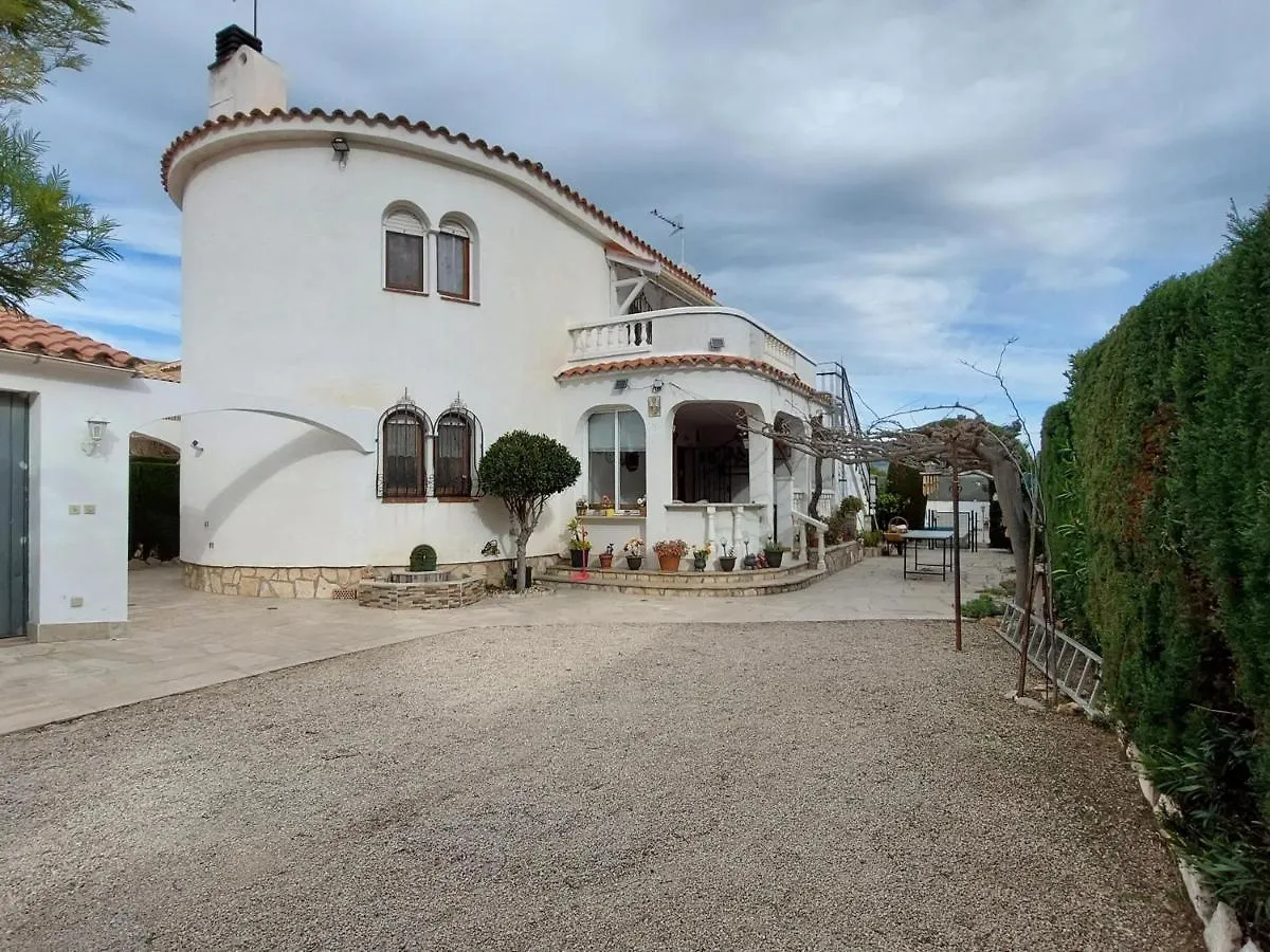 Villa En Bord De Mer Avec Piscine Privee Et Jardin A L'Ametlla De Mar, Costa Dorada - Es-221-1 0*,